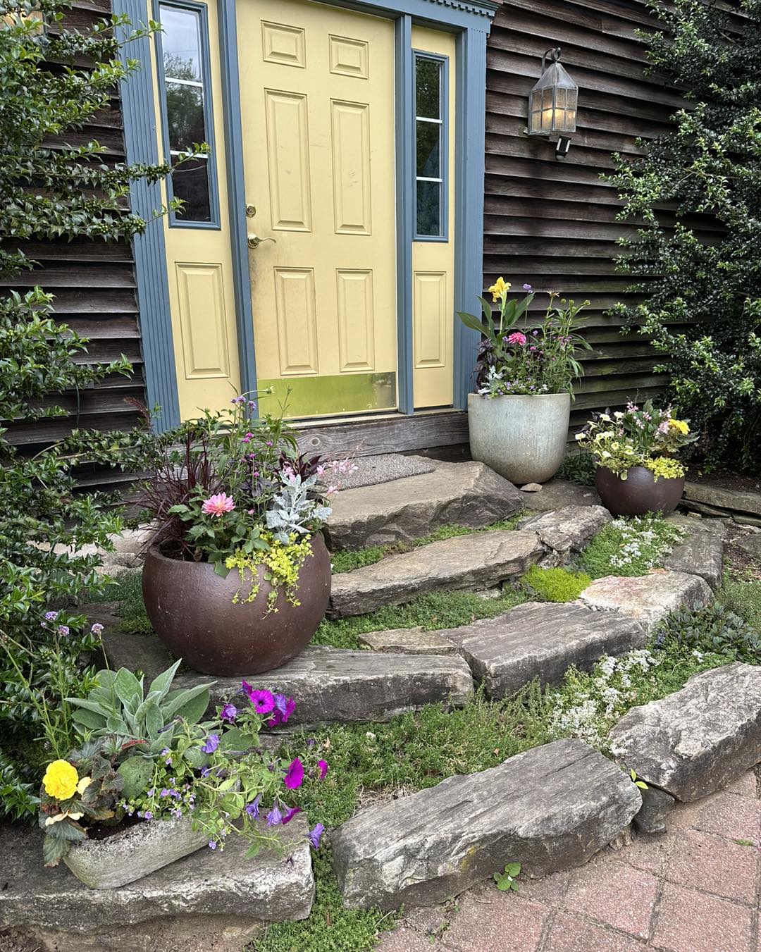 Charming Farmhouse Vibes for Your Entryway - Welcoming Guest with a Touch of Nature